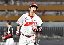 [MD포토] 조형우, '홈런치고 달린다'