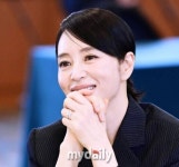 김혜수, '아빠 같은' 故 최불암 빈소 조문…3시간 내내 '눈물'
