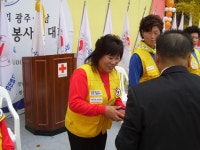 최영희 회장, 4500시간의 자원봉사 강행군