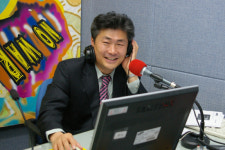 “방송사 사장님이 라디오 진행해요.”