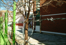 교도소? 초등학교?