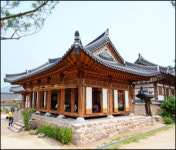 시(詩)는 산을 타고 울리고, 소설(小說)의 향기는 바람이 된다