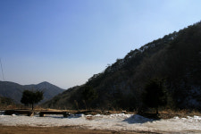 <213> 성혈사(聖穴寺), 뭇 꽃이 핀 나한전 앞에서