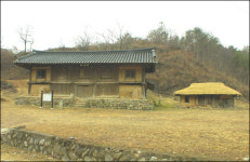 영덕군 화수루 ·초가까치구멍집 국가중요민속자료 지정