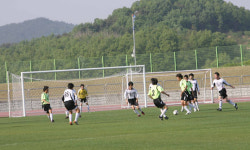 부여종합운동장 축구열기로 확 달아올라