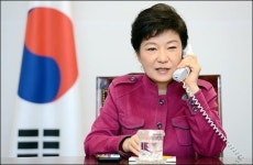 박근혜, 캐나다 총리에 FTA 원만 타결 기대