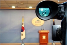 조용해진 국회 정론관, 알고보니...