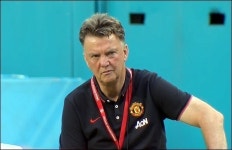 맨유, 3부리그 MK돈스에 참패…디마리아만이 희망?