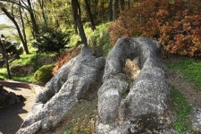음석 흙으로 덮자 마을 부녀자들 바람기가...
