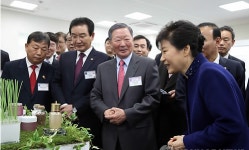 박 대통령, 중국 국방부장 접견 통일기반 닦는데 협력 필요