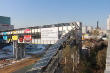 롯데몰-수원역 통로 끊겨 시민 불편…애경 때문?