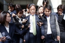 롯데-효성 가족 분쟁 닮은 꼴...그 중심에 선 인물은?