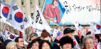 <포토>탄핵기각 태극기VS탄핵·특검연장 촛불