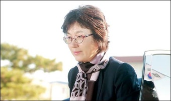 <포토>탄핵심판 선고 임박, 출근하는 이정미 권한대행