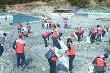 BNK부산은행, 영도 감지해변서 환경정화 활동 실시
