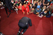 <포토>불어라 동남풍 필승 다짐하는 홍준표