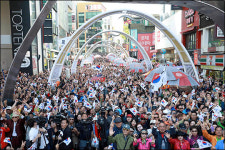 <포토> 홍준표 부산 비프광장로 홍찍자 대동단결