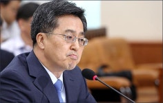 <포토>질의 듣는 김동연 경제부총리 후보자