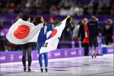 고다이라 일본 반응 “이상화와 아름다운 포옹”