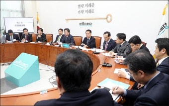 바른미래당 “안희정 성폭행, 뻔뻔함이 경악할 수준…자진 출두해라”