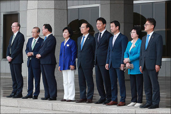 <포토>대통령 환송하는 추미애-홍영표-임종석