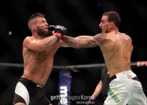 [UFC]‘옛 황제’ 알도, 모이카노에게도 지렛대?