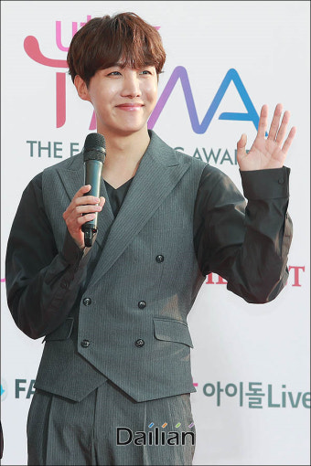 <포토>방탄소년단 제이홉 '아미 반가워요'