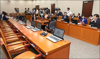 <포토>한국당의 빈자리...국회 보건복지위 개회 했지만...