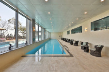 캠퍼트리 호텔앤리조트 “루프탑 파티와 함께 호캉스 즐기세요”