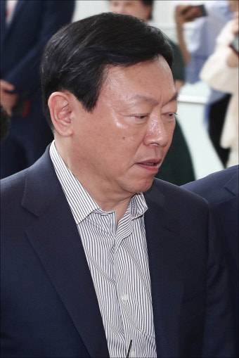 <포토> 신동빈 롯데 회장 '묵묵부답'