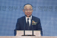  축사하는 이주영 국회부의장