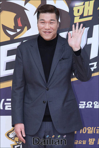 <포토>서장훈 '국보급 센터에서 감독으로~'