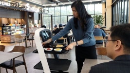 골프장에 서빙로봇이…CJ프레시웨이, 신개념 카페테리아 선봬
