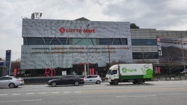 “잔인한 4월”…매출 타격 유통업계 몸집 줄인다