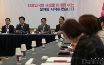 <포토> 국회의원-당선인 합동 워크숍 갖는 미래한국당