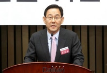 상중이셔서...만 반복하던 여의도, 주호영 복귀에 본격 가동