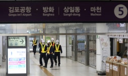 서울 5호선 발산역서 열차 탈선…방화∼화곡 운행중단