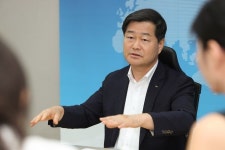 [D-피플라운지] 권병윤 이사장 “한국 보행자 안전 세계 하위권, 수준 높여야”