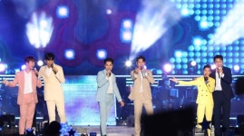 미스터트롯 TOP6 콘서트 부산에서 화려한 시작…전국 관객 만난다