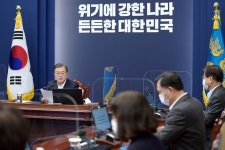문대통령, 검란 조짐에 경고장…보수 집회 때 꺼낸 '공동체' 또 강조