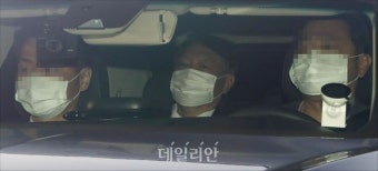 <포토> 검사징계위 속개일 출근하는 윤석열 검찰총장