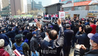 <포토> 오세훈 시청역 거점유세