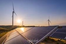 [에너지大위기①] 구름 끼는 날엔 태양광 발전 못해요…한계 봉착한 신재생