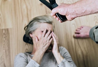'성병 옮긴 남편에 격분' 80대 시모 폭행한 며느리가 법정서 남긴 말