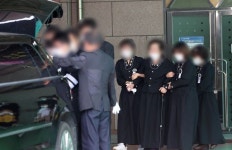 광주 붕괴 참사 눈물의 발인식…합동분향소 4500명 찾아
