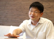 [인터뷰] 오건영 신한은행 부부장 “분산투자가 정답”