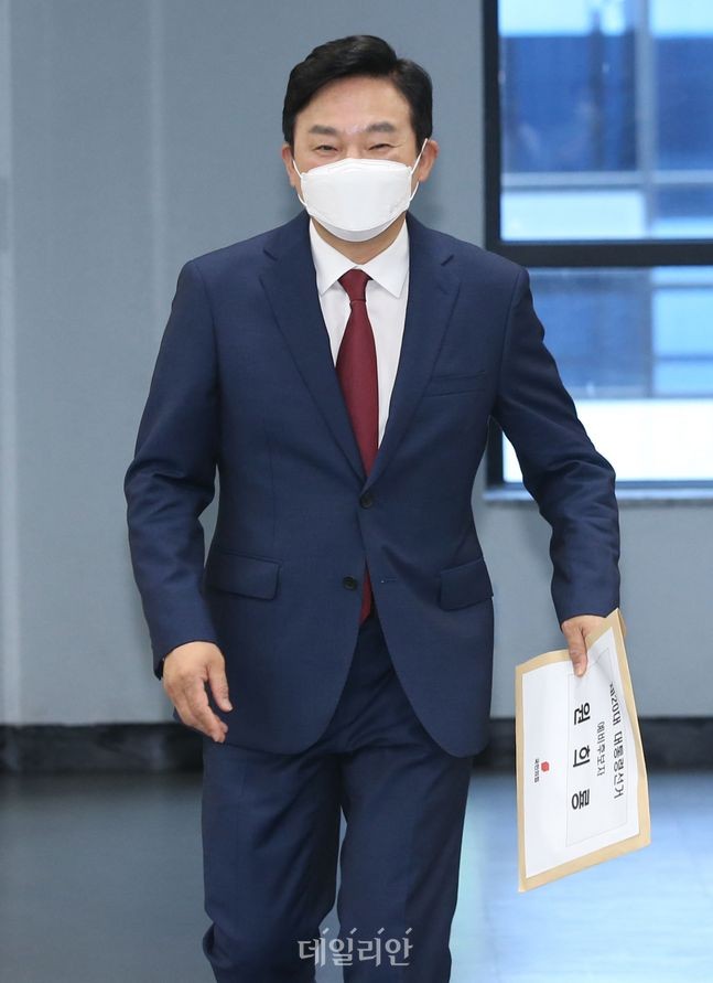 국민의힘 선관위, 한동훈과 원희룡 대표 후보에 주의 및 시정명령 제재 발동