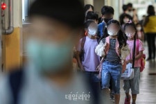 등교 범위 확대…4단계서 3분의 2까지