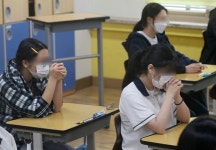 수능 D-7, 전국고교 93.4% 원격수업…코로나19 확진 학생 하루 평균 334명꼴