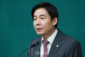 민주당 복당 철회한 이용호, 윤석열과 비공개 회동